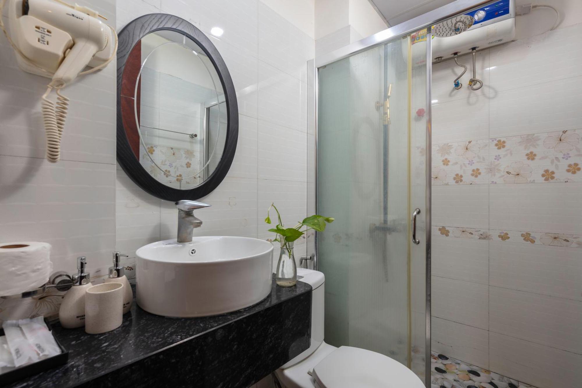 Queen Light Hotel Hanoi Exterior photo